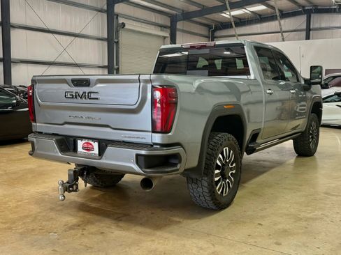 Used 2024 GMC Sierra 3500 Denali Ultimate image 4