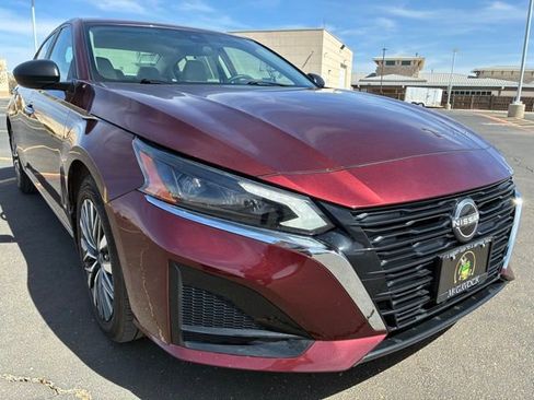 Certified 2024 Nissan Altima 2.5 SV FWD image 8