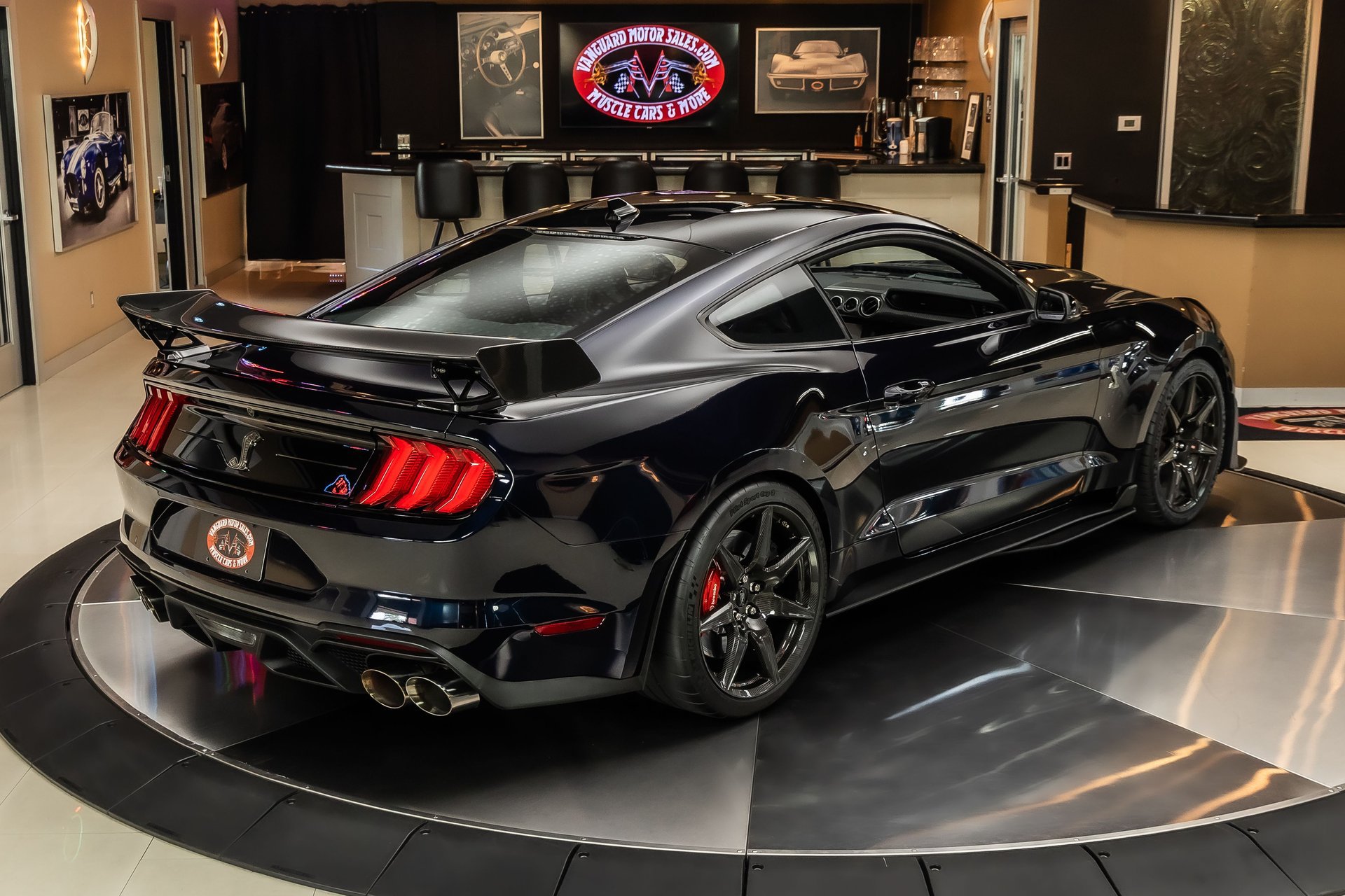 Used 2021 Ford Mustang Shelby GT500 w/ Carbon Fiber Track Pack RWD image 12