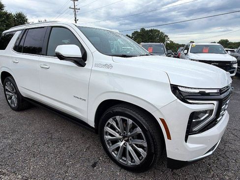 Used 2025 Chevrolet Tahoe High Country AWD/4WD image 7