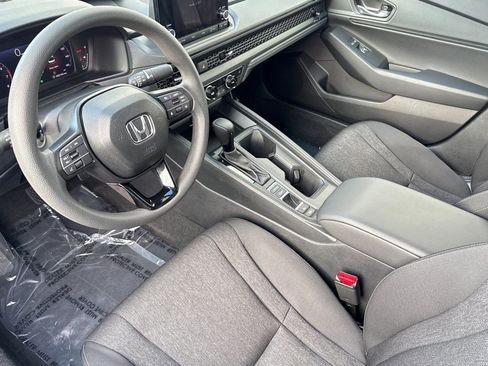 Certified 2025 Honda Accord SE image 4