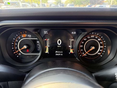 Used 2025 Jeep Wrangler Unlimited Rubicon AWD/4WD image 24