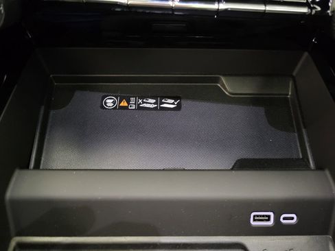 New 2025 Chevrolet Suburban High Country image 11