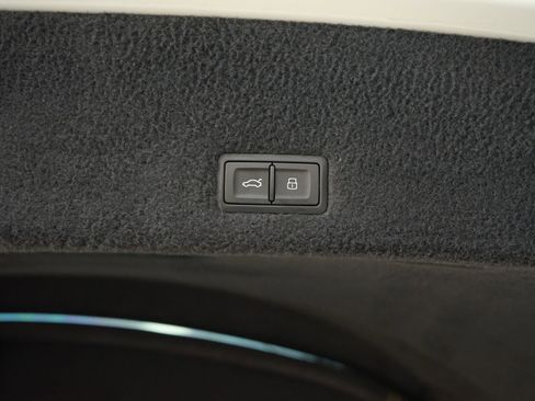 Used 2021 Lamborghini Urus AWD/4WD image 29