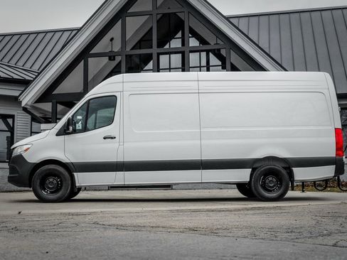 New 2025 Mercedes-Benz Sprinter 2500 image 3