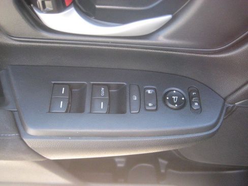 Used 2017 Honda CR-V LX image 15