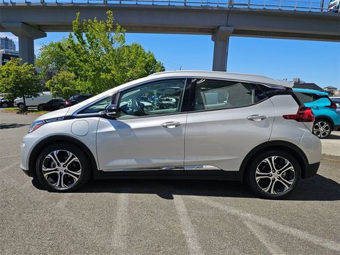 Used 2020 Chevrolet Bolt Premier w/ Infotainment Package image 5