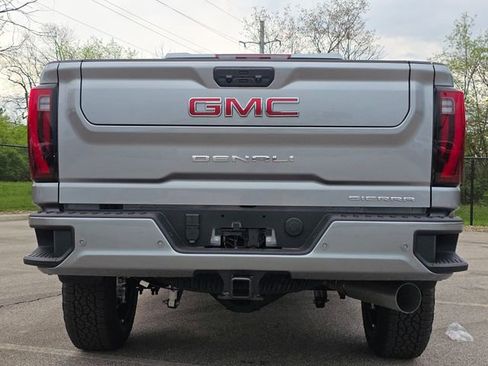 New 2026 GMC Sierra 3500 Denali w/ Denali Reserve Package AWD/4WD image 17