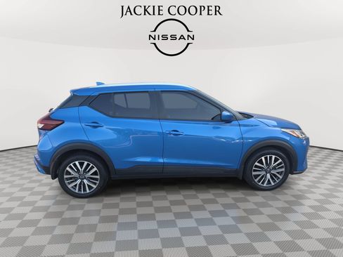 Used 2023 Nissan Kicks SV FWD image 4