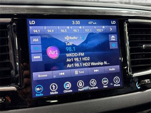 Used 2019 Chrysler Pacifica Touring-L Plus w/ S Appearance Package image 17