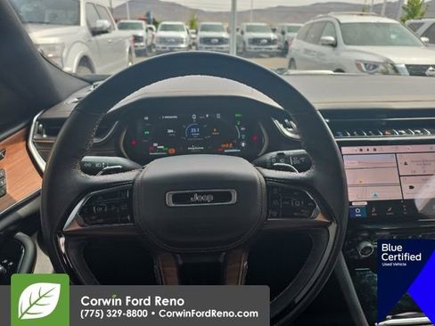 Used 2022 Jeep Grand Cherokee Summit w/ Advanced Protech Group IV AWD/4WD image 16