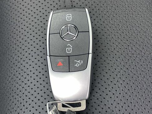 New 2026 Mercedes-Benz GLE 580 4MATIC image 4