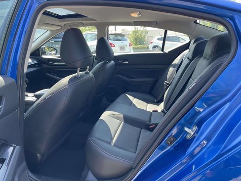 Used 2025 Nissan Altima 2.5 SR w/ SR Premium Package AWD/4WD image 12