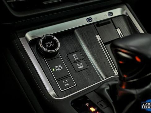 Used 2024 Lexus GX 550 w/ Cold Area Package image 22