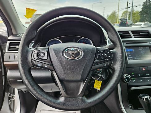 Used 2016 Toyota Camry LE image 20
