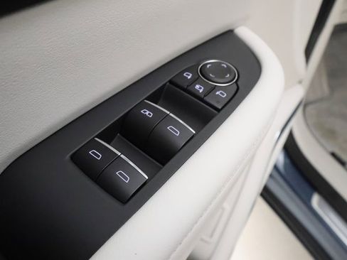 Used 2025 Buick Enclave Avenir image 8