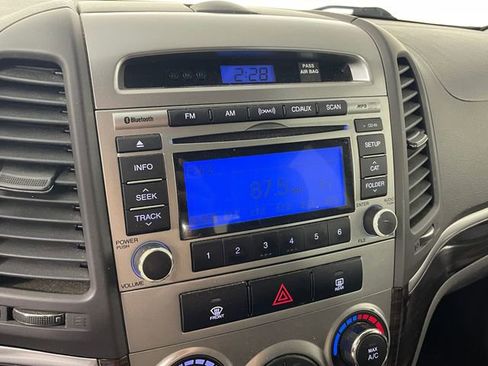 Used 2012 Hyundai Santa Fe GLS image 7