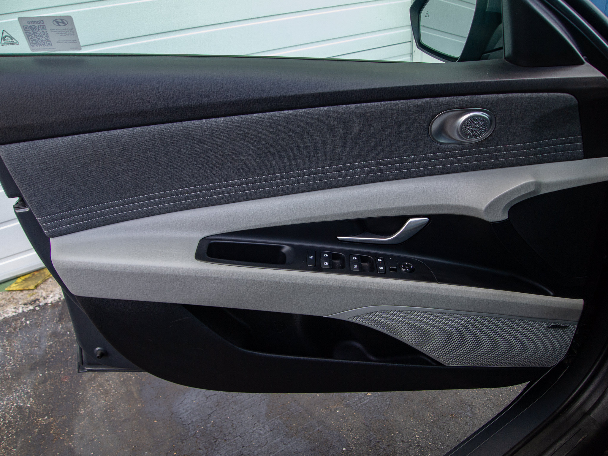 Used 2024 Hyundai Elantra Limited FWD image 11