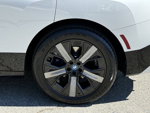 Used 2025 BMW iX xDrive50 image 16