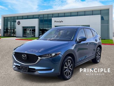 Used 2018 MAZDA CX-5 Touring w/ Preferred Equipment Package FWD image 3