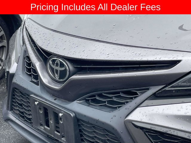 Used 2024 Toyota Camry SE FWD image 3