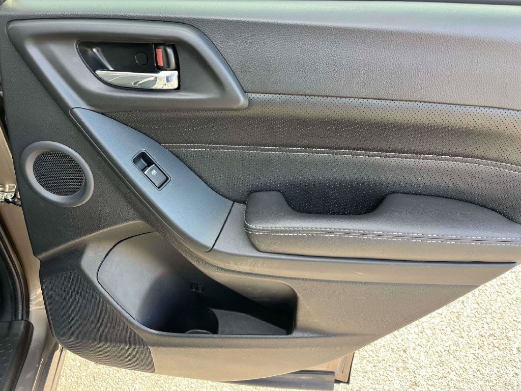 Used 2018 Subaru Forester 2.5i Touring AWD/4WD image 8
