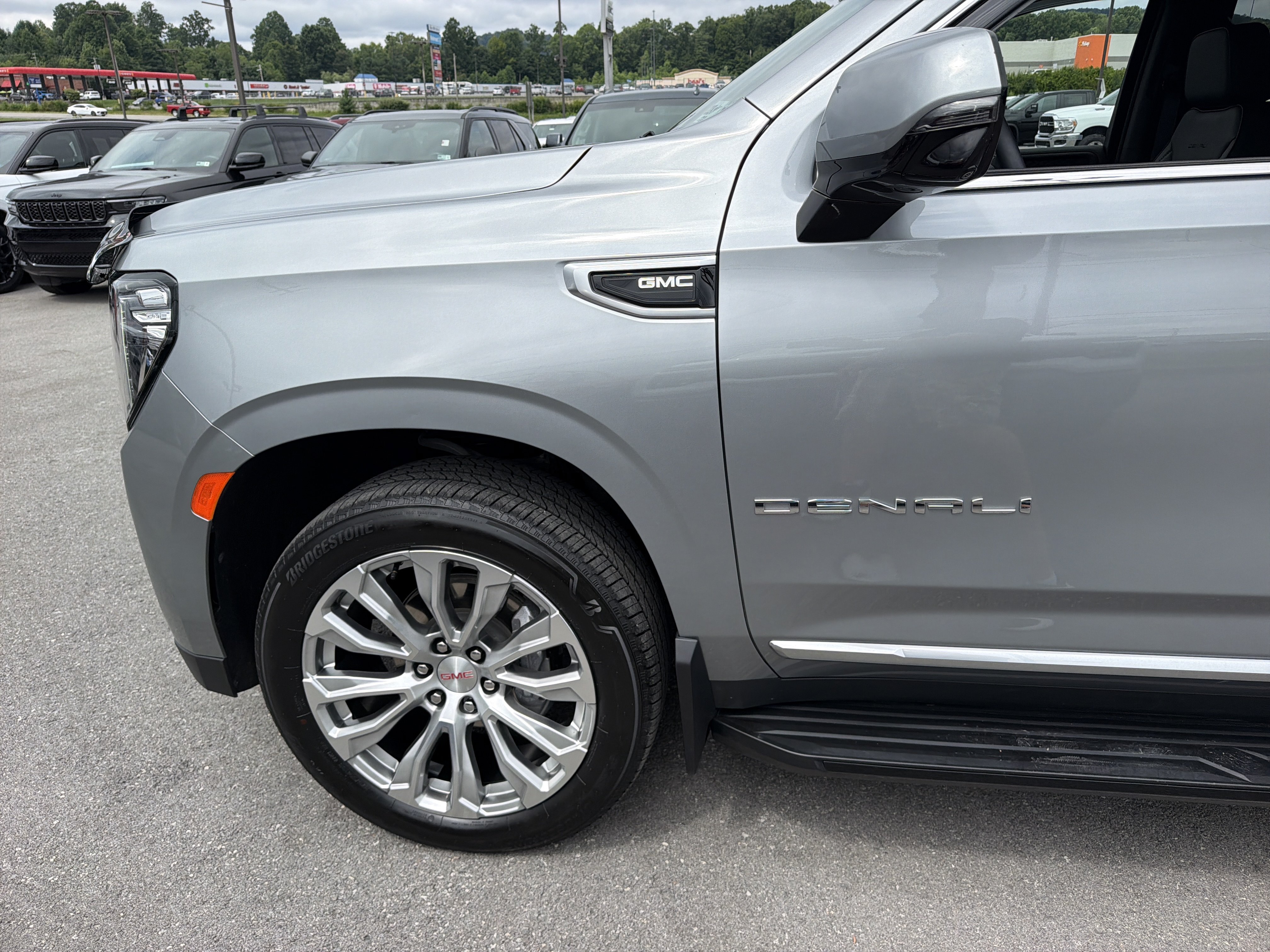 Used 2024 GMC Yukon Denali w/ Max Trailering Package AWD/4WD image 11