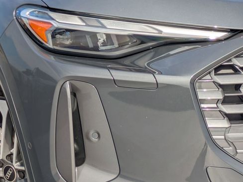 Used 2025 Audi Q5 Premium w/ Convenience Package image 25