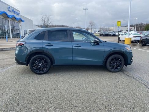 Used 2023 Honda HR-V Sport image 2