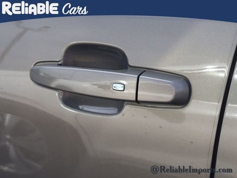 Used 2019 GMC Acadia SLT w/ LPO, Floor Liner Package image 22