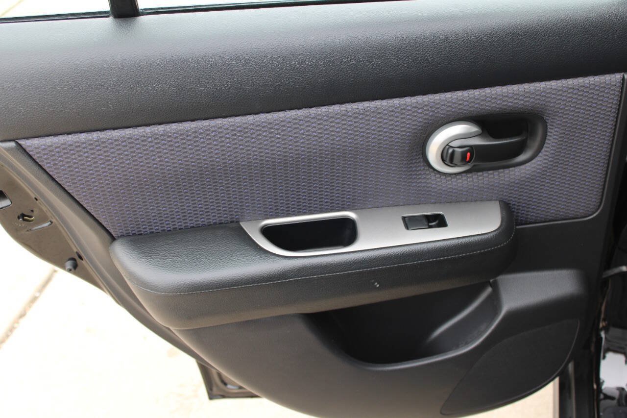 Used 2007 Nissan Versa Hatchback w/ ABS Pkg FWD image 15