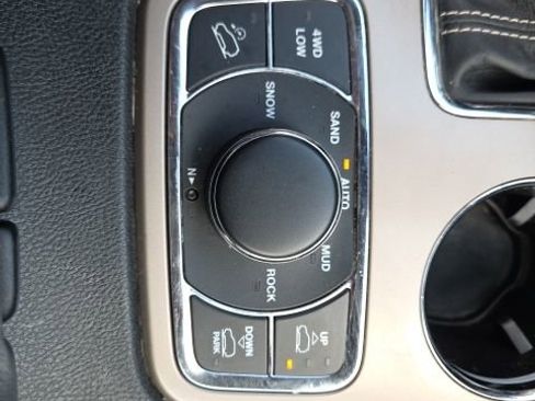 Used 2016 Jeep Grand Cherokee Overland w/ Advanced Technology Group image 62