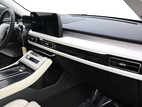 New 2026 Lincoln Aviator Reserve AWD/4WD image 15