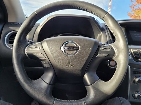 Used 2018 Nissan Pathfinder SL image 26
