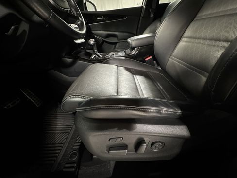 Used 2019 Kia Sorento SX image 19