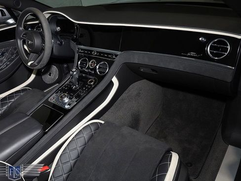 Used 2022 Bentley Continental GT Speed image 27