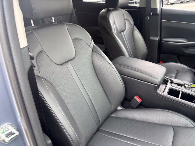 Used 2025 Kia Sorento EX w/ Panoramic Sunroof Package AWD/4WD image 29