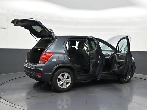 Used 2021 Chevrolet Trax LS w/ Tint and Cruise Package FWD image 31