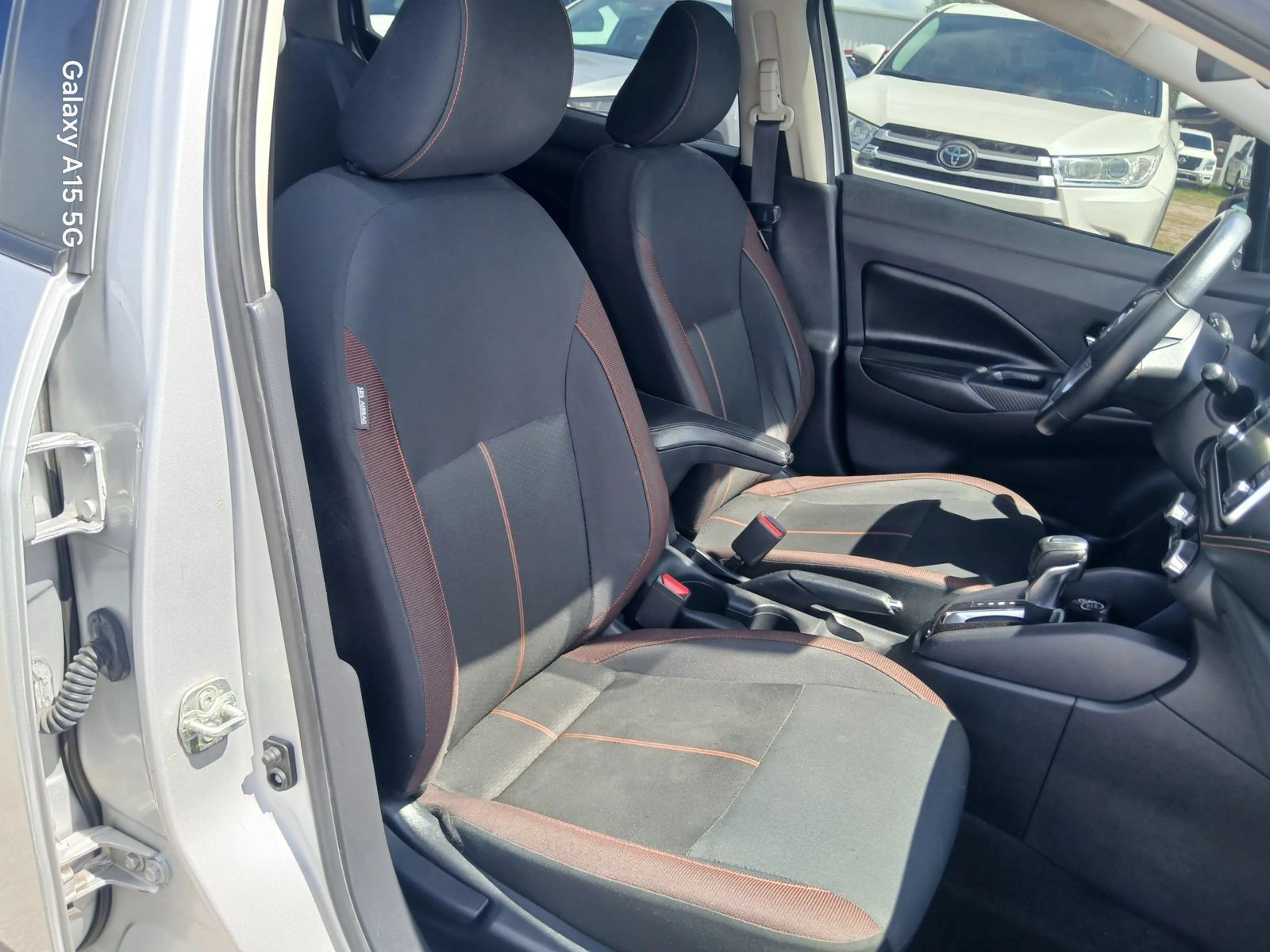 Used 2020 Nissan Versa SR w/ Convenience Package FWD image 17