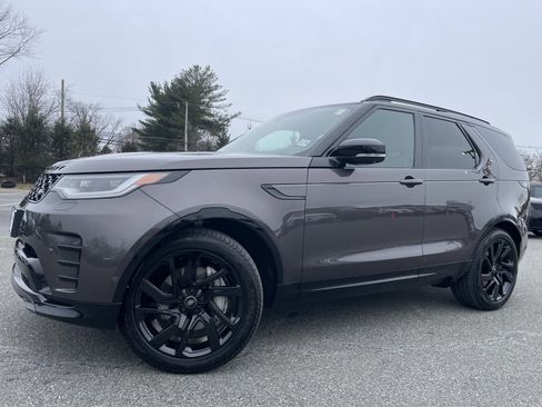 Certified 2024 Land Rover Discovery Dynamic SE image 37