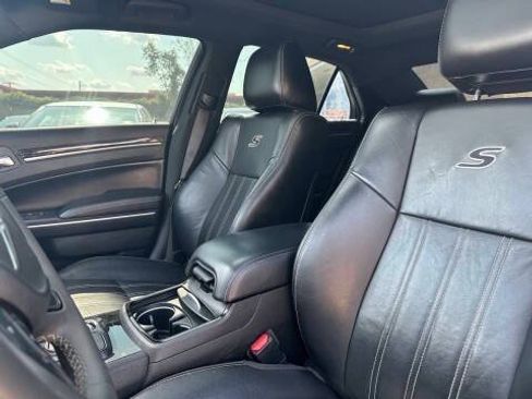 Used 2022 Chrysler 300 S RWD image 11