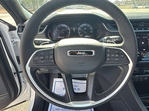 New 2025 Jeep Grand Cherokee Laredo X image 21