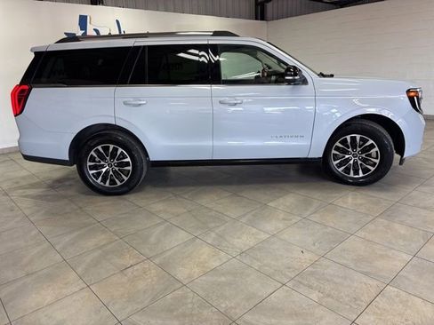 Used 2025 Ford Expedition Platinum AWD/4WD image 11