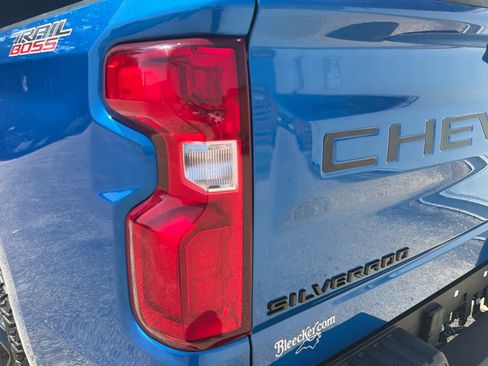 Used 2024 Chevrolet Silverado 1500 LT Trail Boss w/ LT Trail Boss Premium Package AWD/4WD image 15