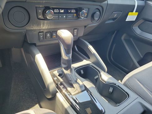 New 2026 Nissan Frontier SV w/ SV Convenience Package RWD image 11