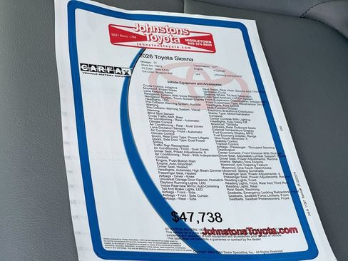 Used 2026 Toyota Sienna XLE FWD image 3
