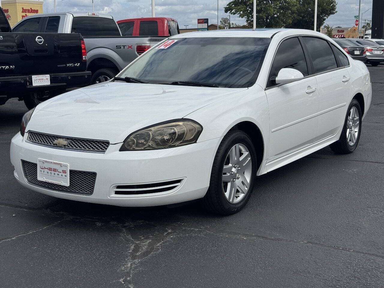 Used 2014 Chevrolet Impala LT w/ LT Sunroof Package FWD image 9