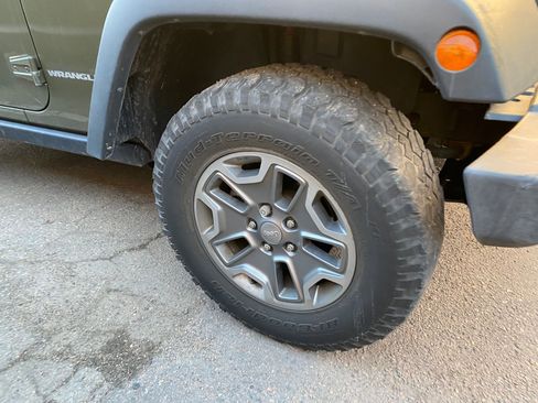 Used 2015 Jeep Wrangler Rubicon w/ Power Convenience Group image 8