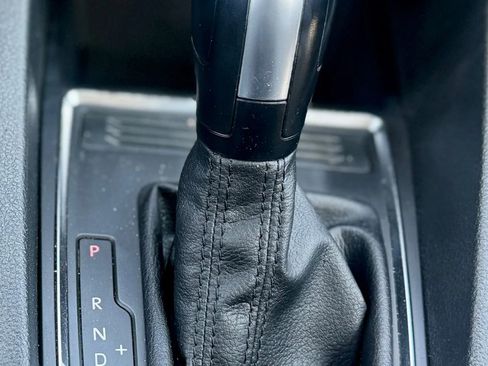 Used 2017 Volkswagen Jetta S image 14