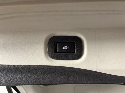 Used 2019 Nissan Rogue SV w/ Premium Package FWD image 44